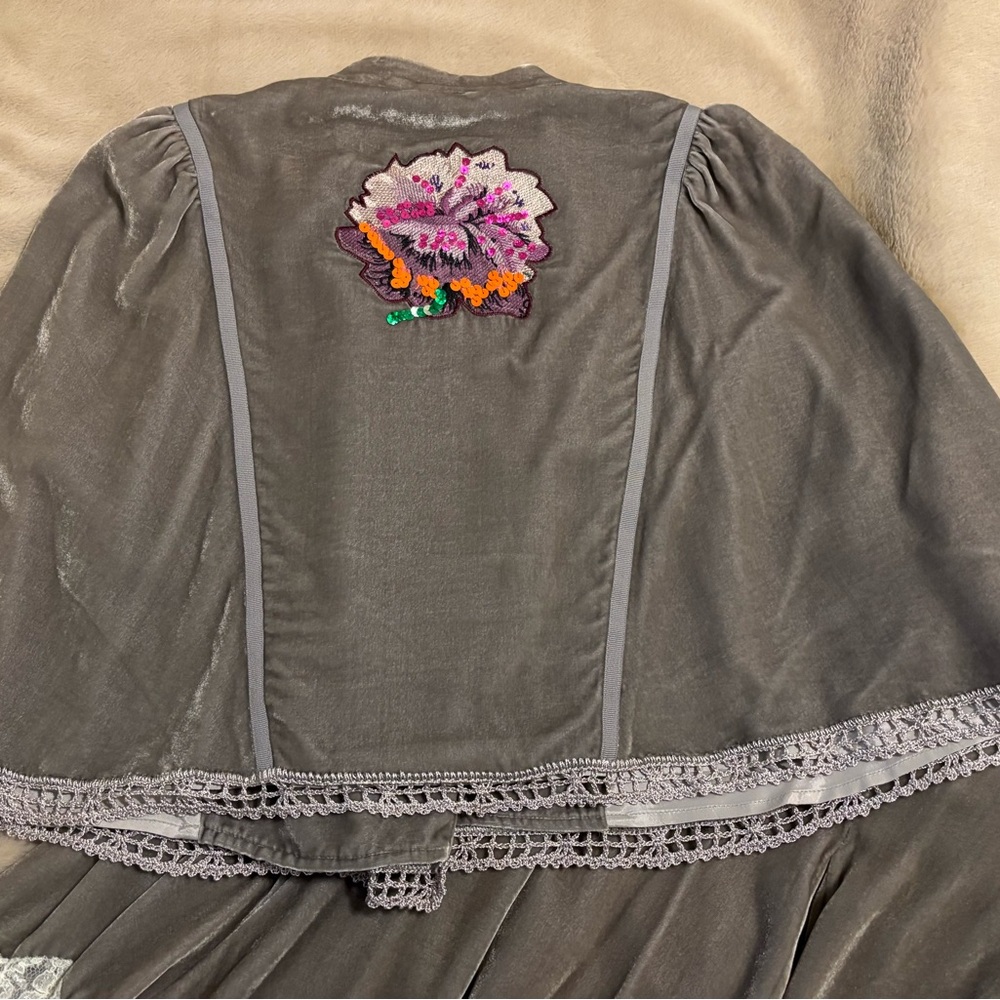 American Retro Paris pewter velvet capelet suit with trumpet skirt 38 and 42 - Picture 11 of 13